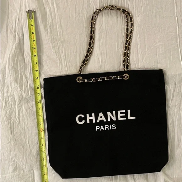 Paris Black and Gold Chain Tote NWOT Nice gift!!! 🎁 Free shipping - Picture 4 of 7
